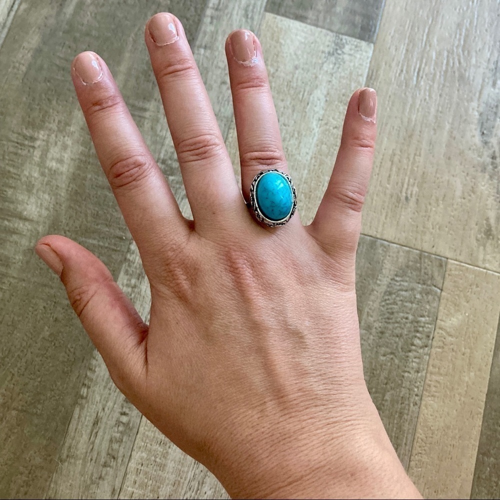 Turquoise stone statement silver ring - Picture 9 of 16